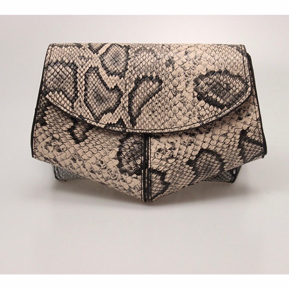 Just In! 🆕 ROME Waist Bag / Fanny Pack - Picture 7 of 8